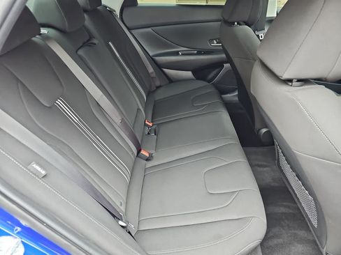 Used 2024 Hyundai Elantra SEL w/ Convenience Package FWD image 17