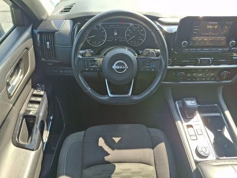 Used 2022 Nissan Pathfinder SV AWD/4WD image 13