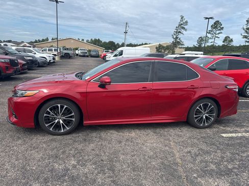 Used 2020 Toyota Camry SE AWD/4WD image 4