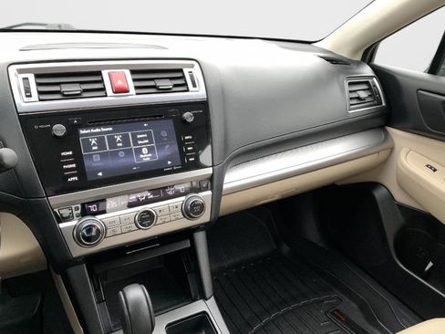 Used 2017 Subaru Legacy 2.5i Premium image 19