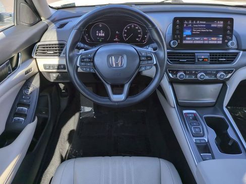 Used 2022 Honda Accord Touring image 14