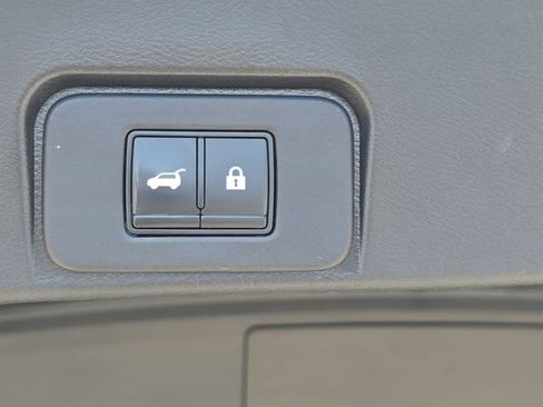 Used 2021 Nissan Rogue SL w/ Premium Package image 13