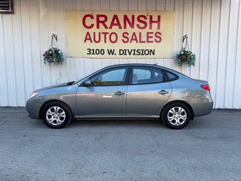 Used 2010 Hyundai Elantra GLS FWD image 11
