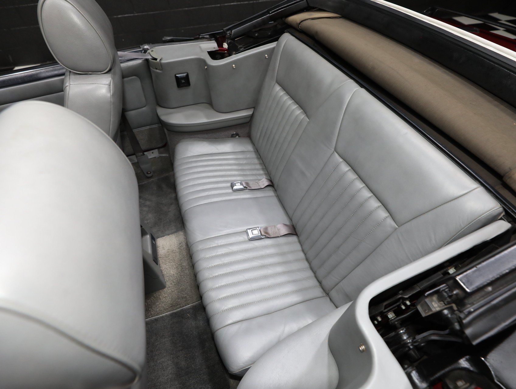 Used 1987 Ford Mustang GT RWD image 4