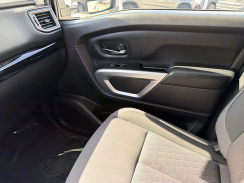 Used 2024 Nissan Titan SV w/ SV Convenience Package image 30