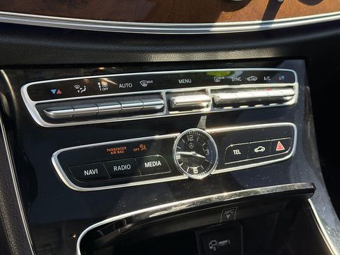 Used 2018 Mercedes-Benz E 300 image 38