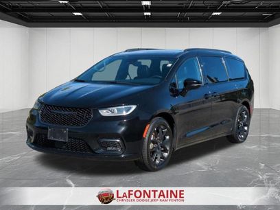 Used 2025 Chrysler Pacifica Limited