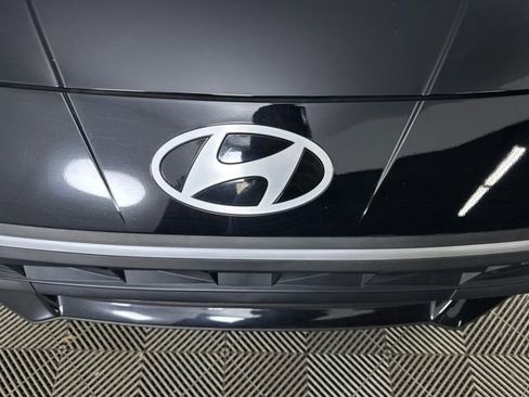 Certified 2025 Hyundai Elantra SEL image 9