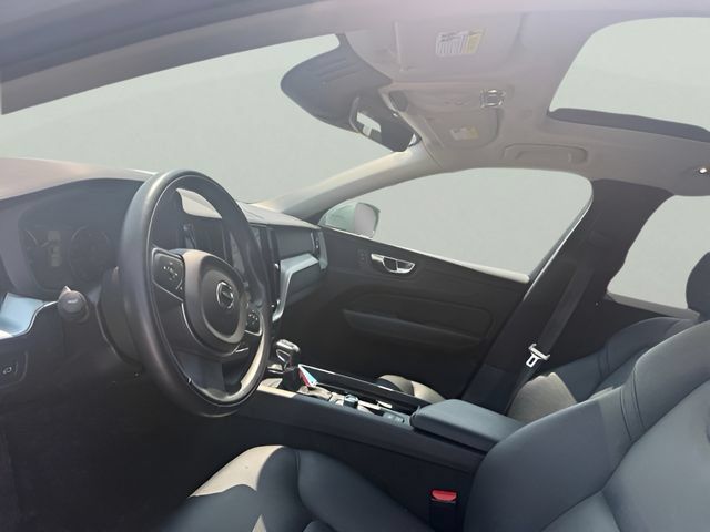 Used 2018 Volvo XC60 T6 Momentum w/ Advanced Package AWD/4WD image 15