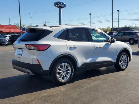 Used 2020 Ford Escape SE FWD image 4