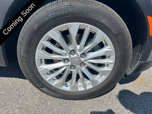 Used 2024 Cadillac XT4 Luxury w/ Cold Weather Package FWD image 10