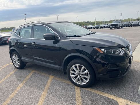 Used 2020 Nissan Rogue Sport SV image 4