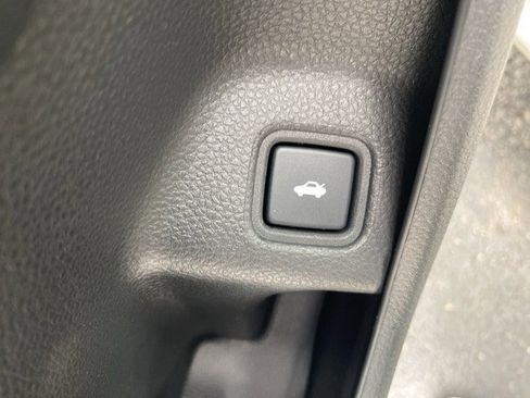 Used 2018 Honda Accord Touring image 24