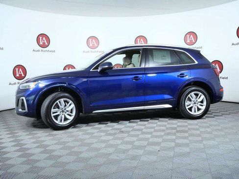 Certified 2023 Audi Q5 2.0T Premium w/ Convenience Package AWD/4WD image 5