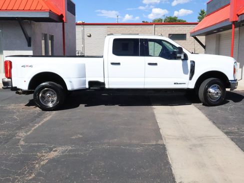 Used 2024 Ford F350 XLT AWD/4WD image 3