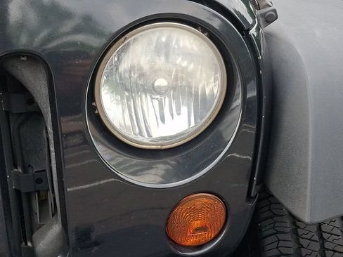 Used 2012 Jeep Wrangler Unlimited Sport AWD/4WD image 11