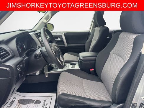 Used 2018 Toyota 4Runner SR5 AWD/4WD image 12