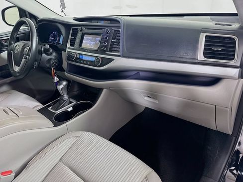Used 2014 Toyota Highlander Plus FWD image 36