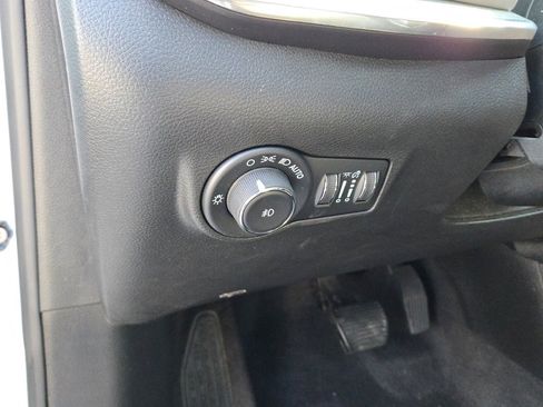 Used 2022 Jeep Compass Limited w/ Sun and Sound Group image 24