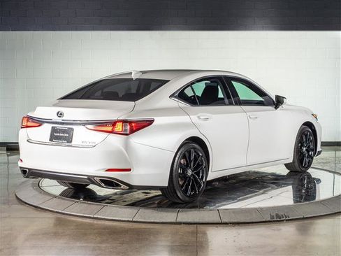 Used 2022 Lexus ES 350 w/ Accessory Package image 9