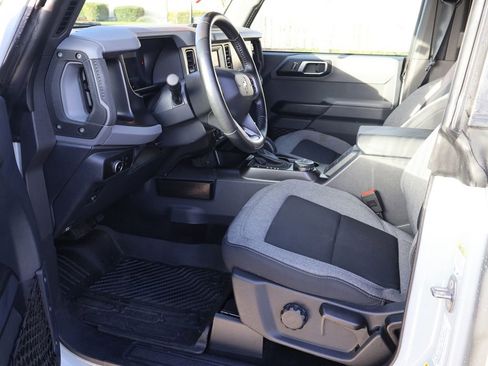 Used 2023 Ford Bronco Big Bend w/ Sasquatch Package image 4