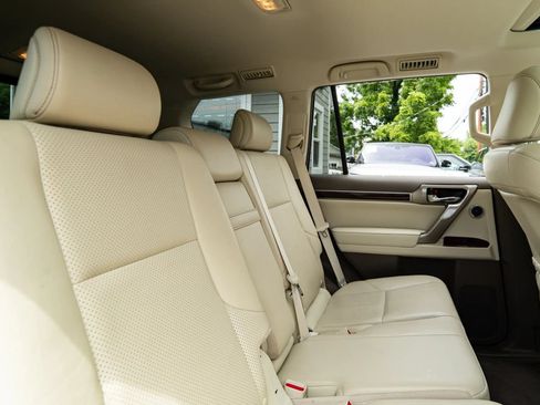 Used 2018 Lexus GX 460 Luxury AWD/4WD image 16