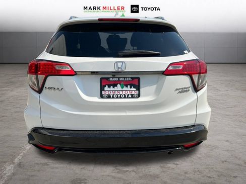Used 2021 Honda HR-V Sport image 4