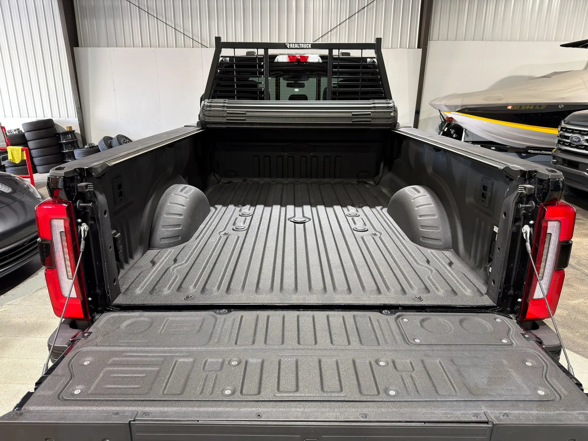 Used 2024 Ford F350 Limited w/ FX4 Off-Road Package AWD/4WD image 8