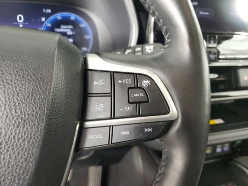 Used 2023 Toyota Highlander Limited FWD image 37