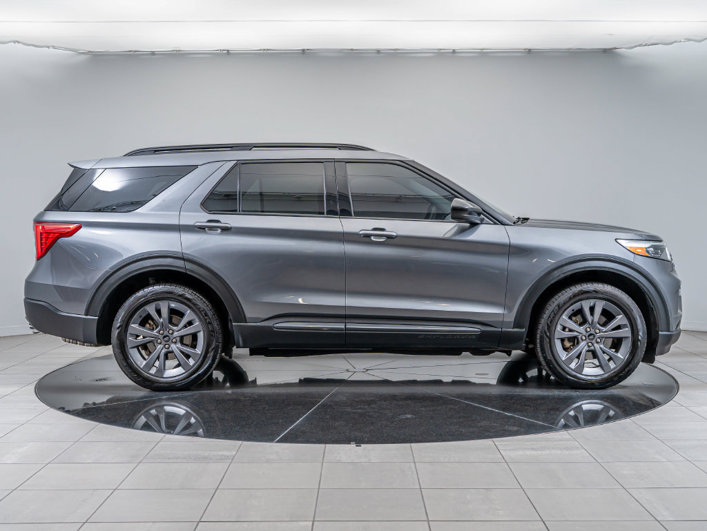 Used 2022 Ford Explorer XLT w/ Equipment Group 202A AWD/4WD image 11