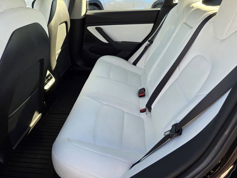 Used 2019 Tesla Model 3 Standard Range Plus image 12