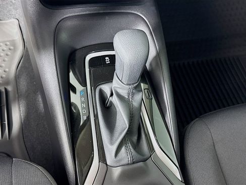 Used 2025 Toyota Corolla LE image 19