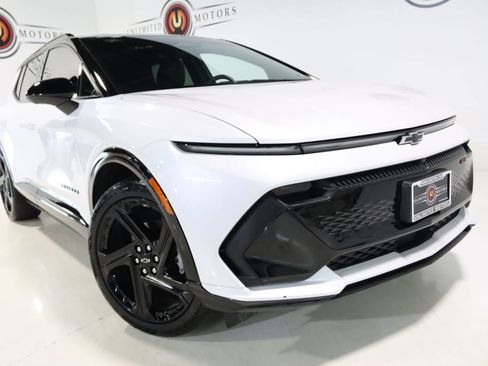 Used 2025 Chevrolet Equinox EV RS FWD image 26