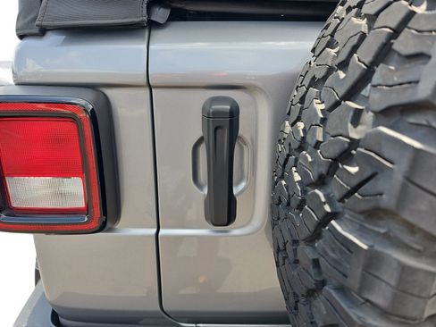 Used 2021 Jeep Wrangler Unlimited Sport AWD/4WD image 29