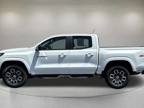 Used 2023 Chevrolet Colorado Z71 w/ Z71 Convenience Package 2 AWD/4WD image 5