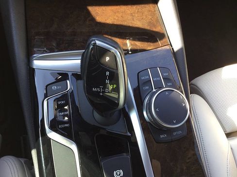 Used 2019 BMW 540i image 40