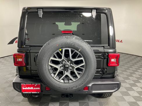 New 2026 Jeep Wrangler Unlimited Sahara image 5