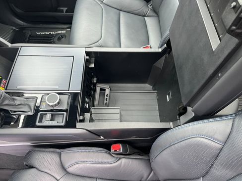 Certified 2025 Toyota Sequoia Platinum image 25