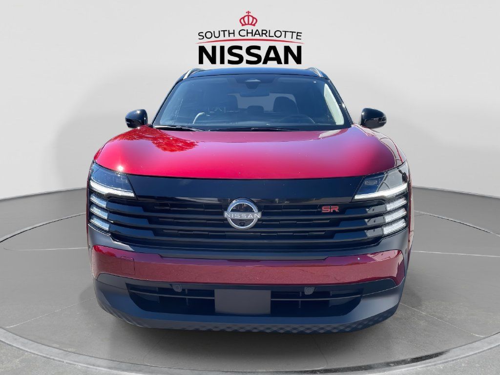 Used 2025 Nissan Kicks SR FWD image 2