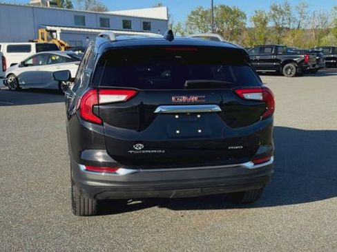 Used 2024 GMC Terrain SLT AWD/4WD image 7