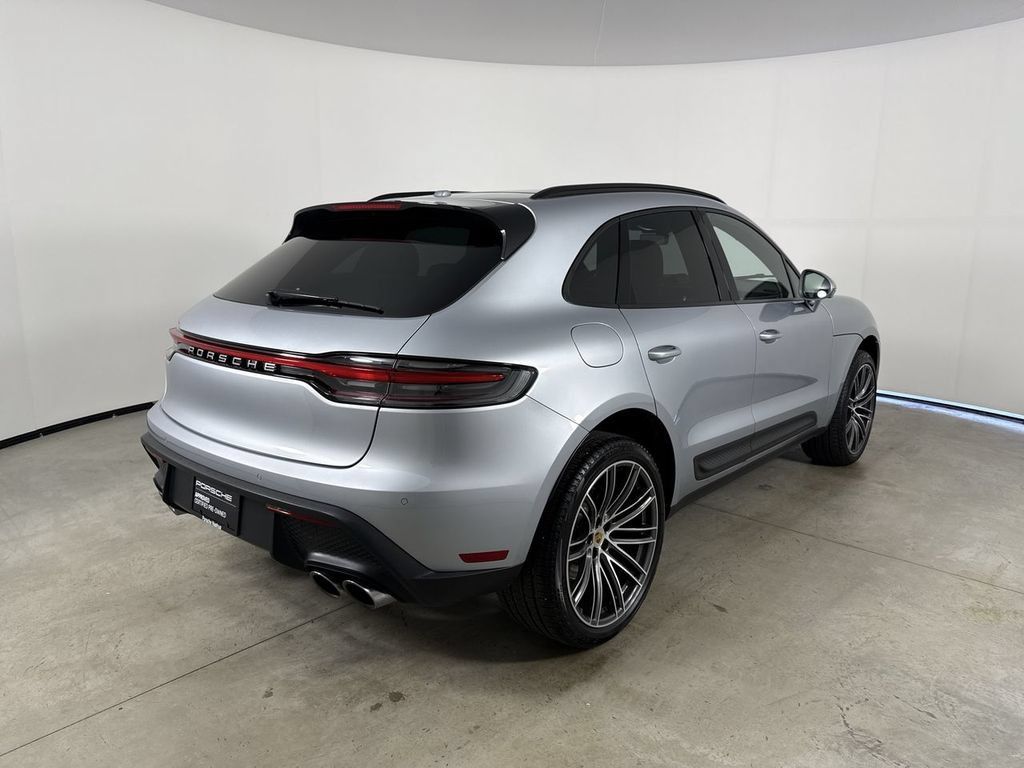 Certified 2026 Porsche Macan AWD/4WD image 7