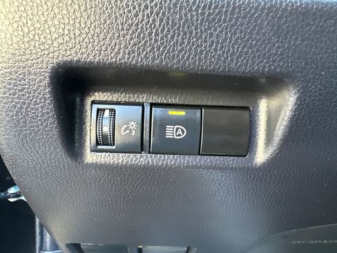 Used 2024 Toyota RAV4 XLE AWD/4WD image 32