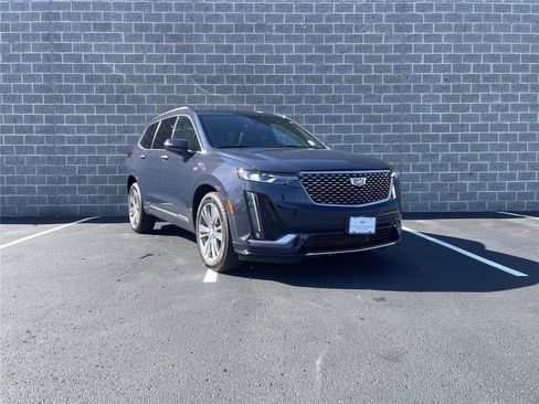 Certified 2025 Cadillac XT6 Premium Luxury AWD/4WD image 7