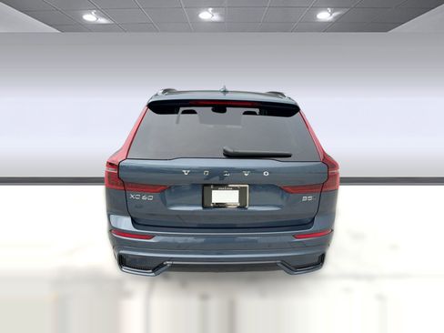 New 2026 Volvo XC60 B5 Plus w/ Climate Package image 10