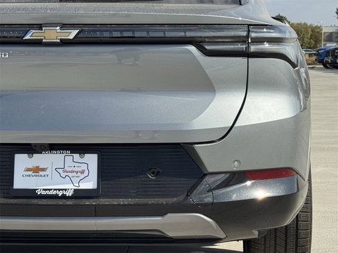 New 2026 Chevrolet Equinox EV LT image 6