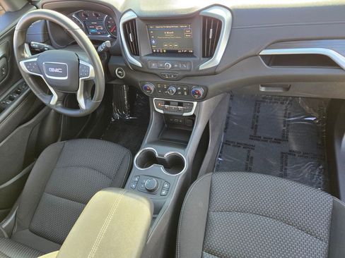 Used 2023 GMC Terrain SLE w/ Driver Convenience Package image 17