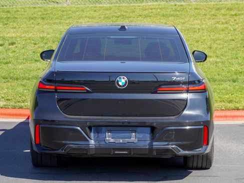 Certified 2023 BMW 740i RWD image 8