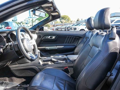 Used 2017 Ford Mustang Premium image 22