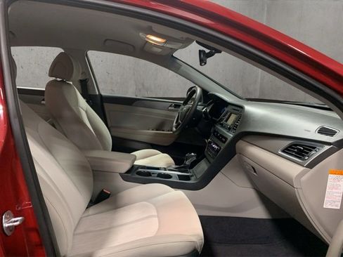 Used 2016 Hyundai Sonata SE image 19