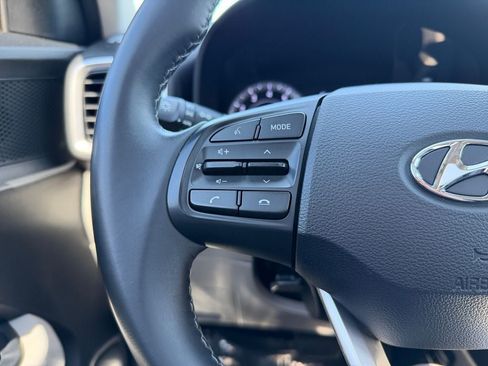 Used 2021 Hyundai Venue SEL w/ Premium Package FWD image 15